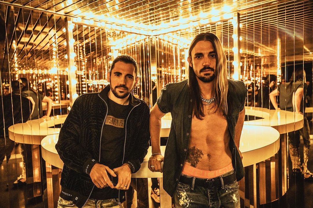 ¡Escucha el nuevo track de Dimitri Vegas & Like Mike llamado “Because the Night”! Beat Night MX ¡Escucha el nuevo track de Dimitri Vegas & Like Mike llamado “Because the Night”! Beat Night MX